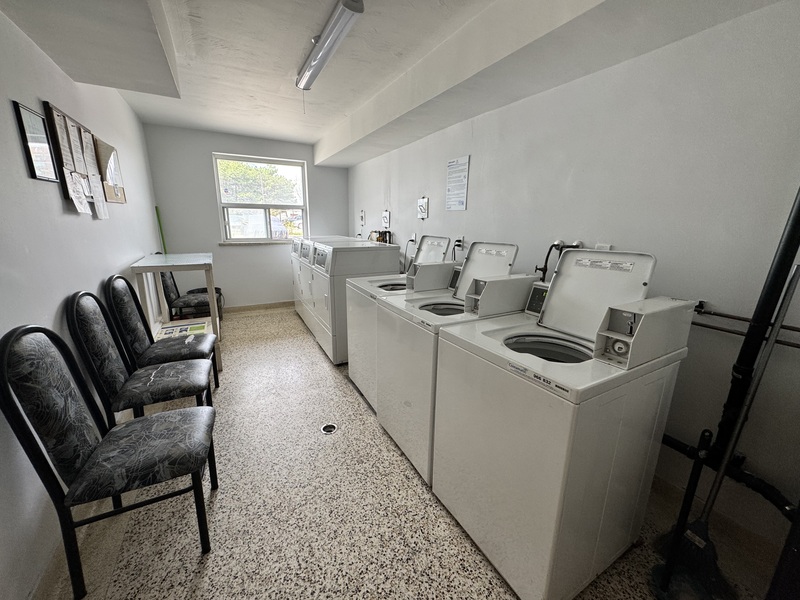 FANTASTIC 2-BEDROOM RENTAL OPPORTUNITY IN THE HEART OF HAMILTON EAST! 